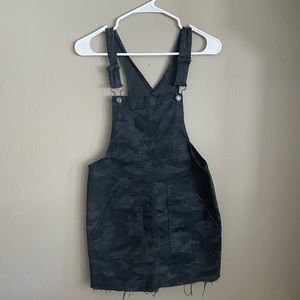 size 3 Black and gray camo dress